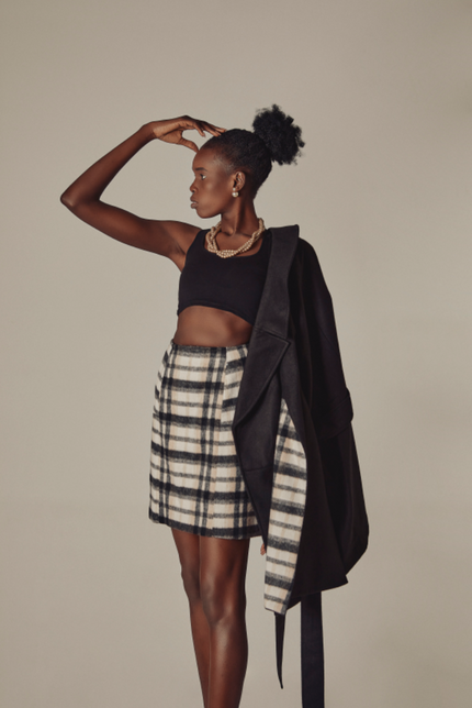 Short wool skirt