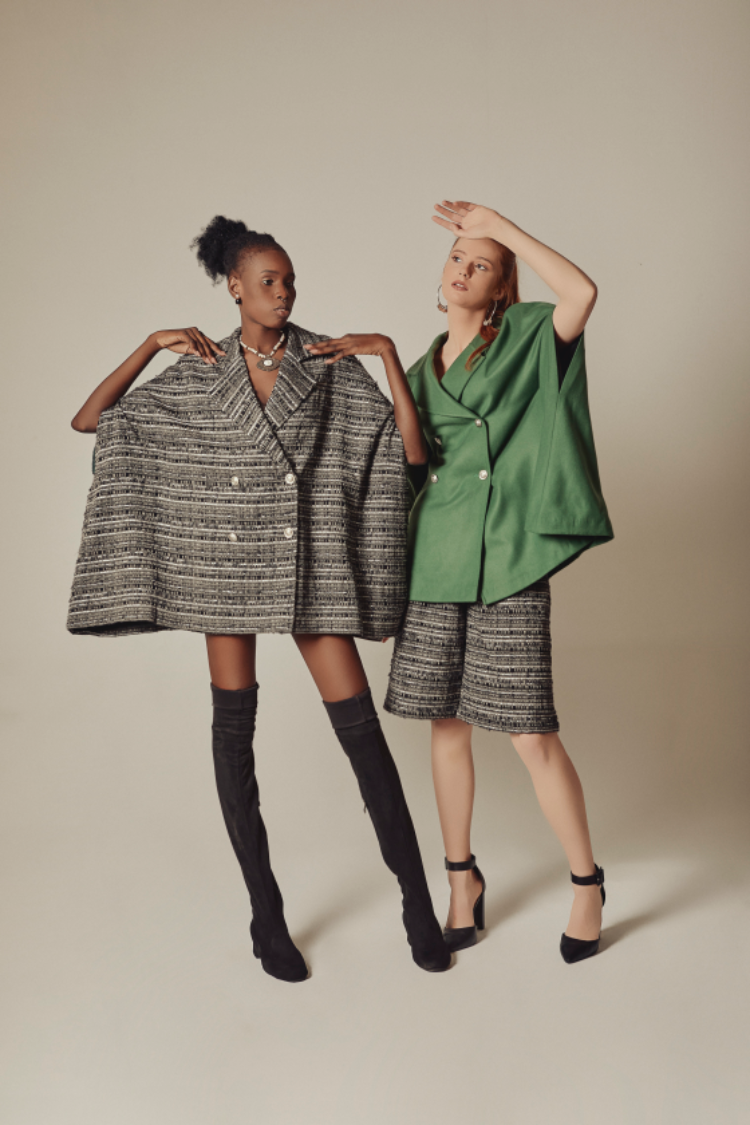 Multi buttons fine wool cape