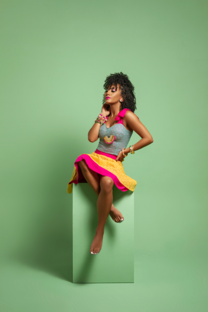 Top corsage with bow ties