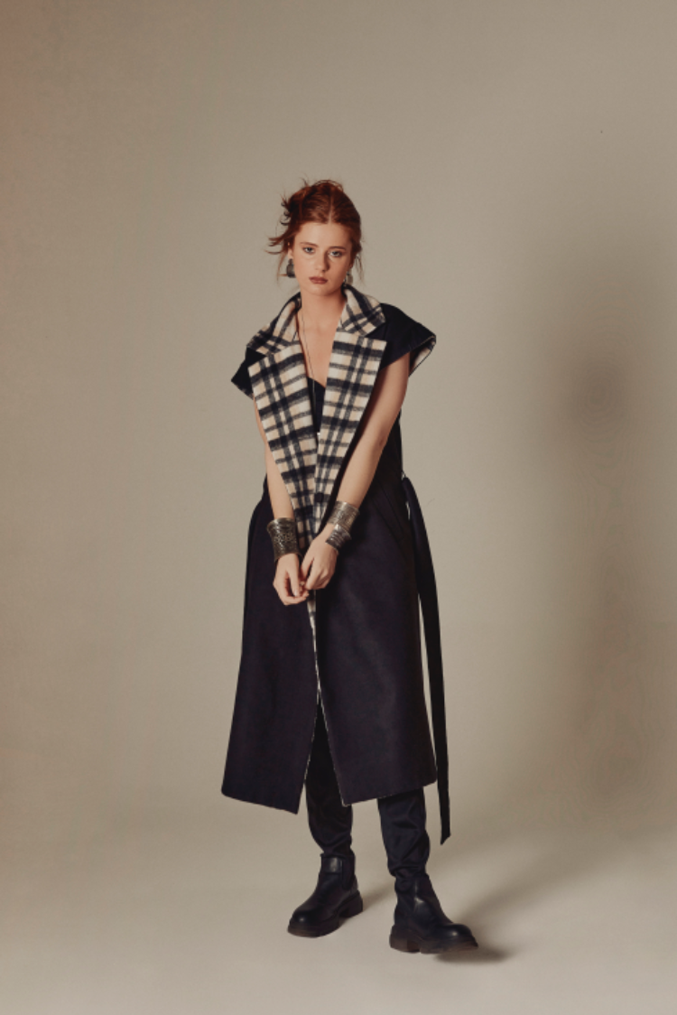 Sleeveless coat double side