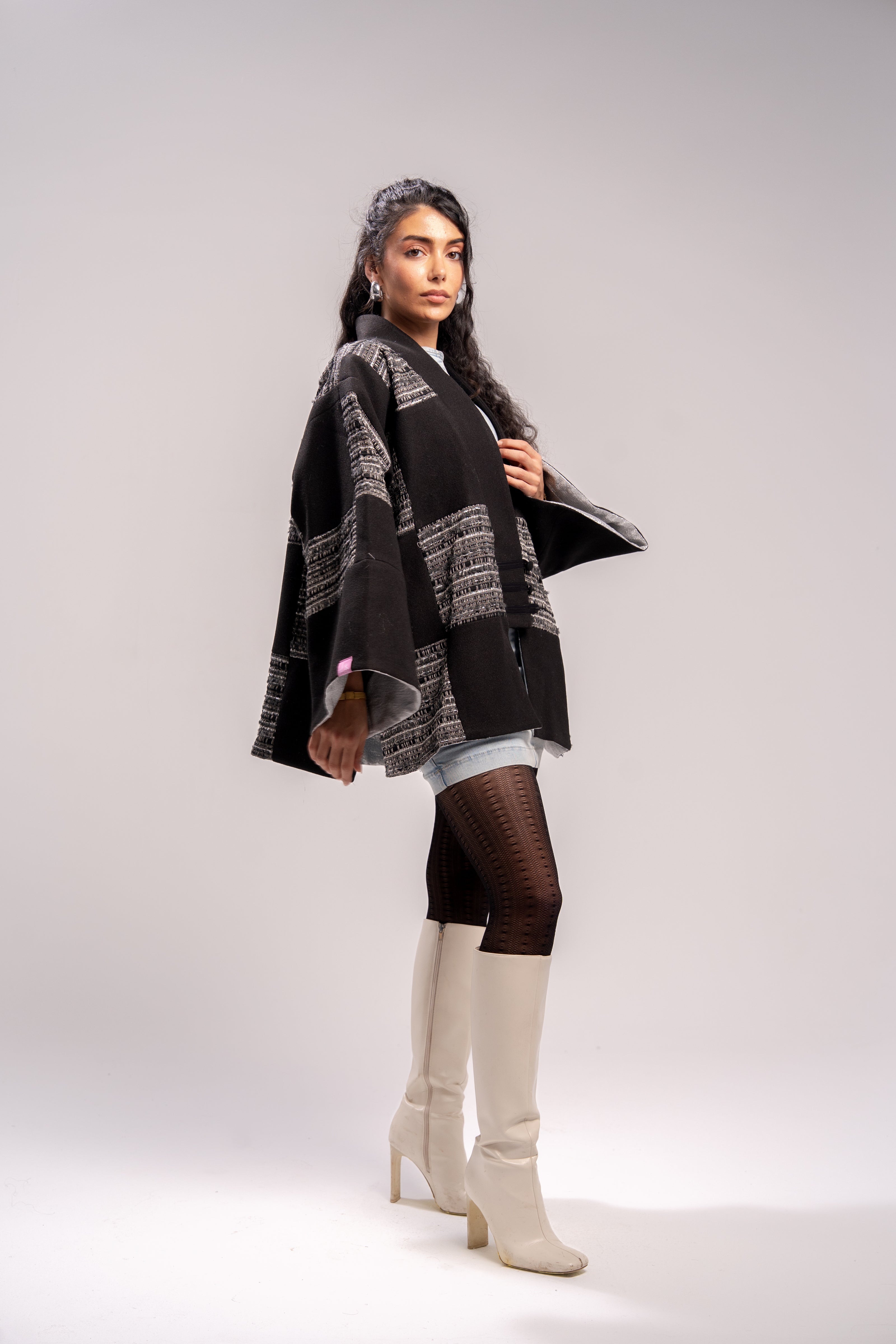 Black Pearl Short Kimono